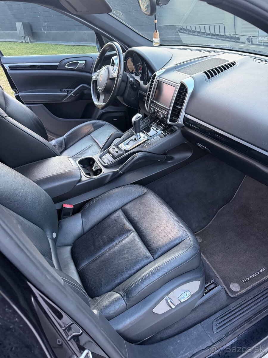 Porsche Cayenne - 9
