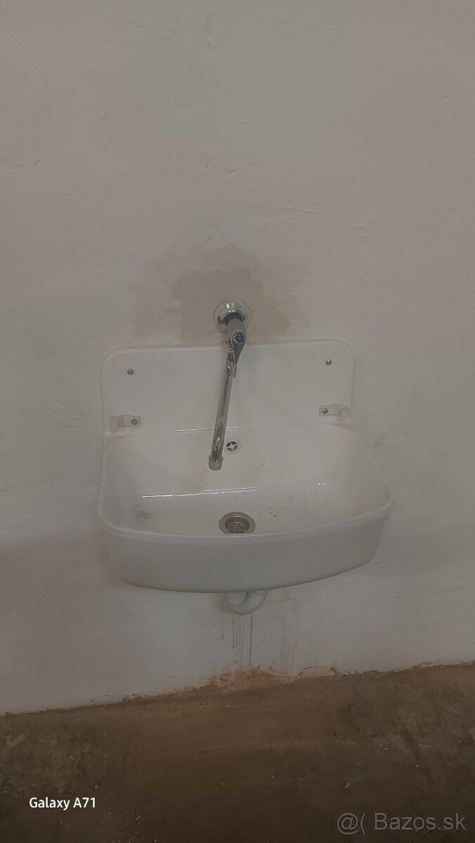 NA PRENÁJOM SKLADOVÉ-VÝROBNÉ-KANCELÁRSKE PRIESTORY - 9