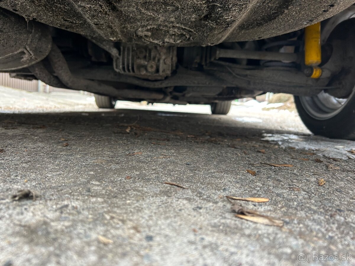 Prodám BMW 320i e30 coupe - 9