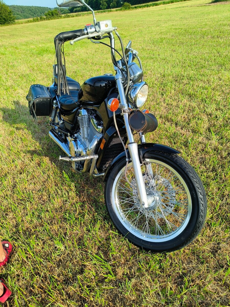 Suzuki VS 700 GL Intruder - 9