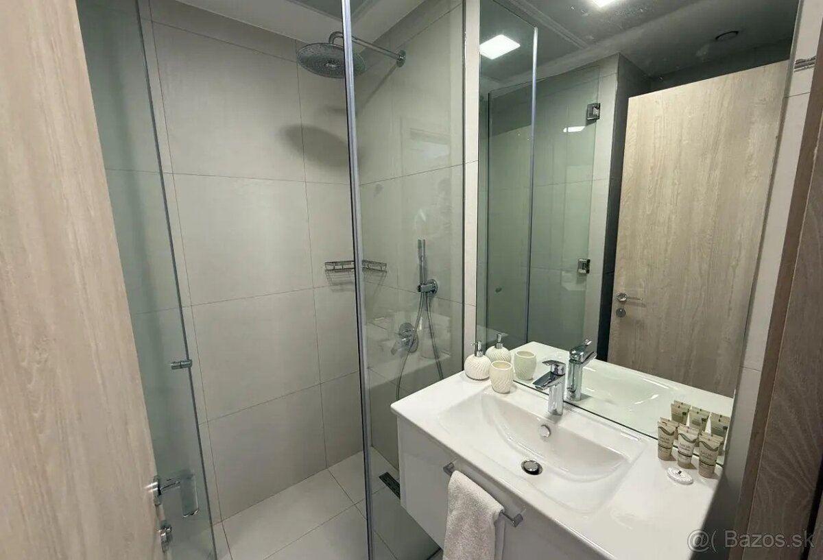 Dubaj - JVC - Garzonka - 9