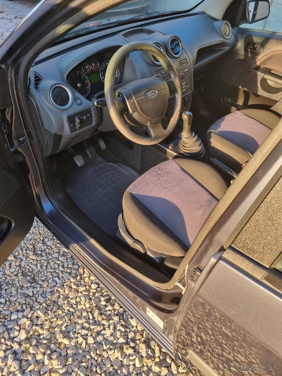 Predám Ford Fiesta 1.25 - 9
