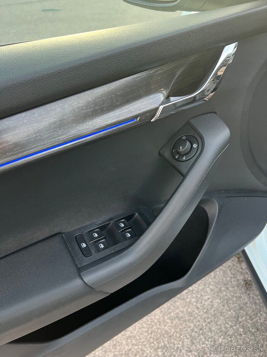 Škoda Octavia 3 facelift scout dsg - 9