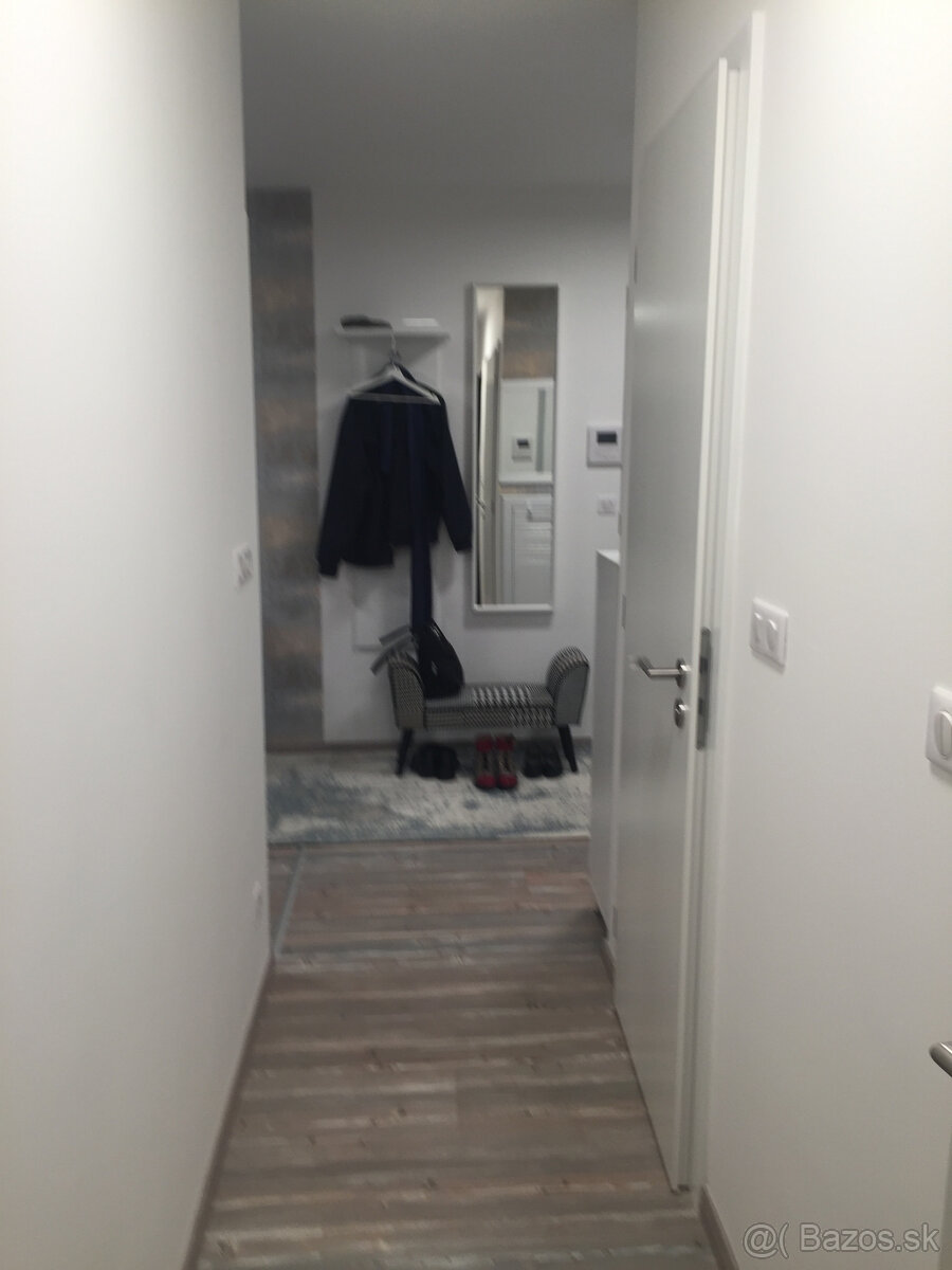 Prenájom štýlového 4-izbového bytu v projekte STEIN s dvomi - 9