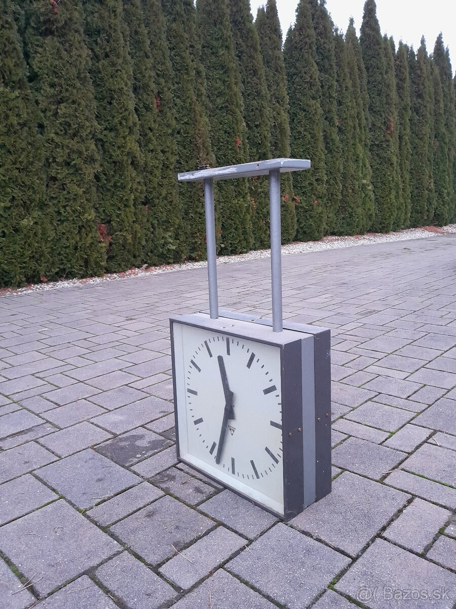 HODINY DVOJITE OBOJSTRANE PAGOTRON 60V - - 9