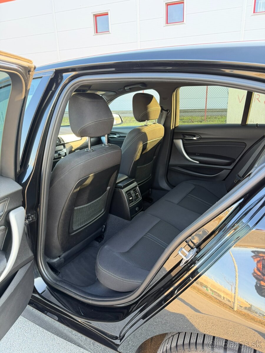 BMW 118I - 2019 - 9