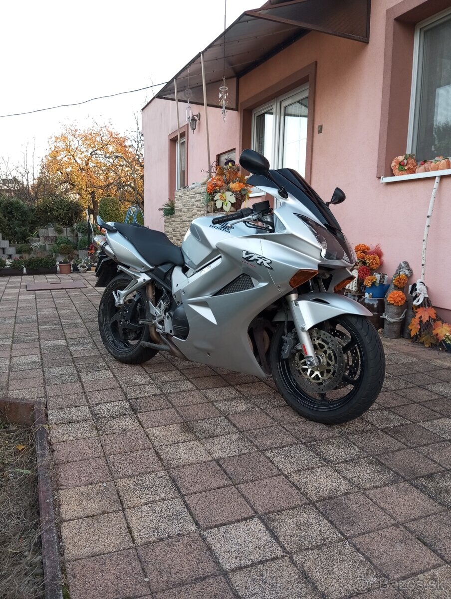 Honda VFR 800 V-tec - 9