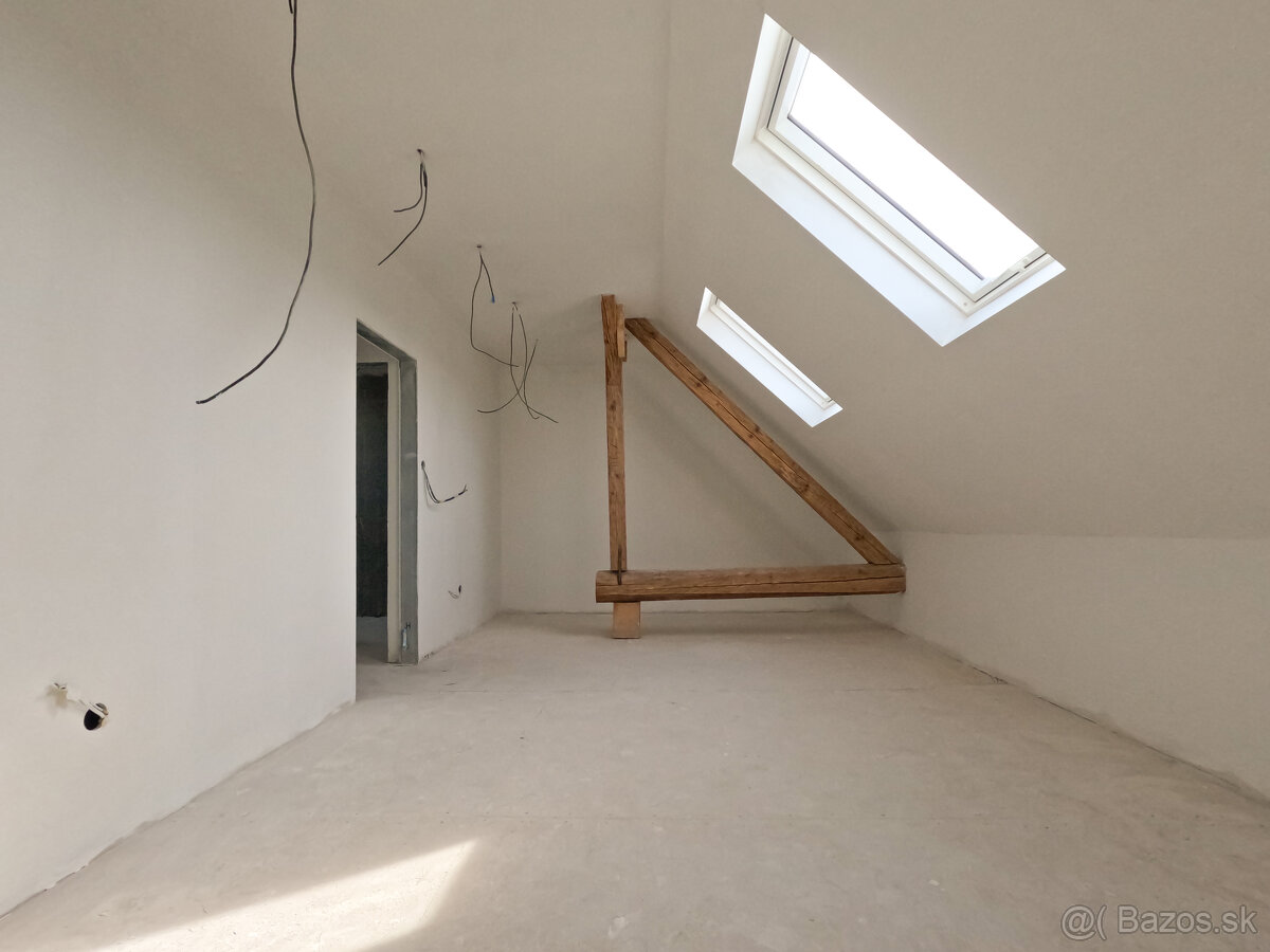 Na predaj 4-izbový rodinný dom s predzáhradkou a 2 parkov - 9