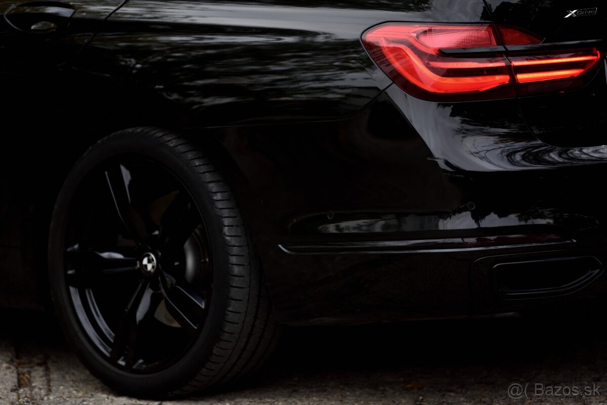 BMW Rad 7 740 xDrive - 9