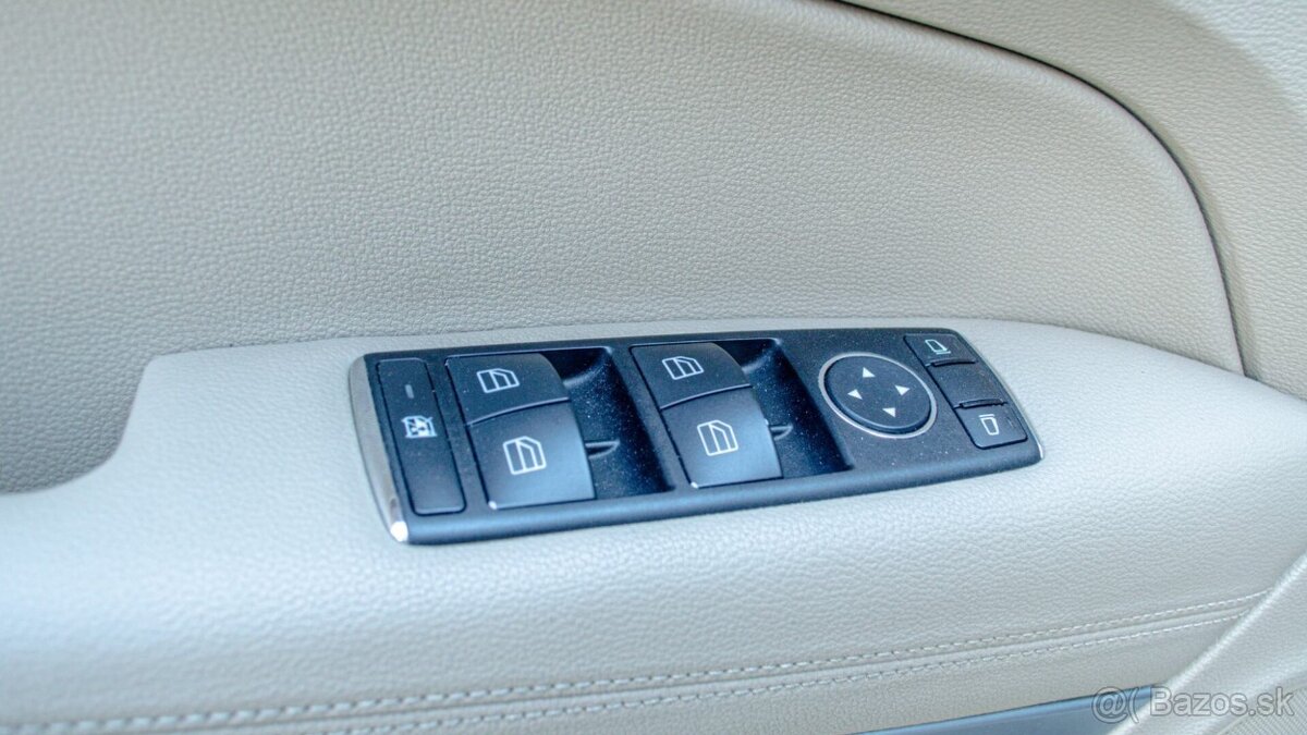 Mercedes-Benz E trieda Kupé 350 CGI Blue - 9