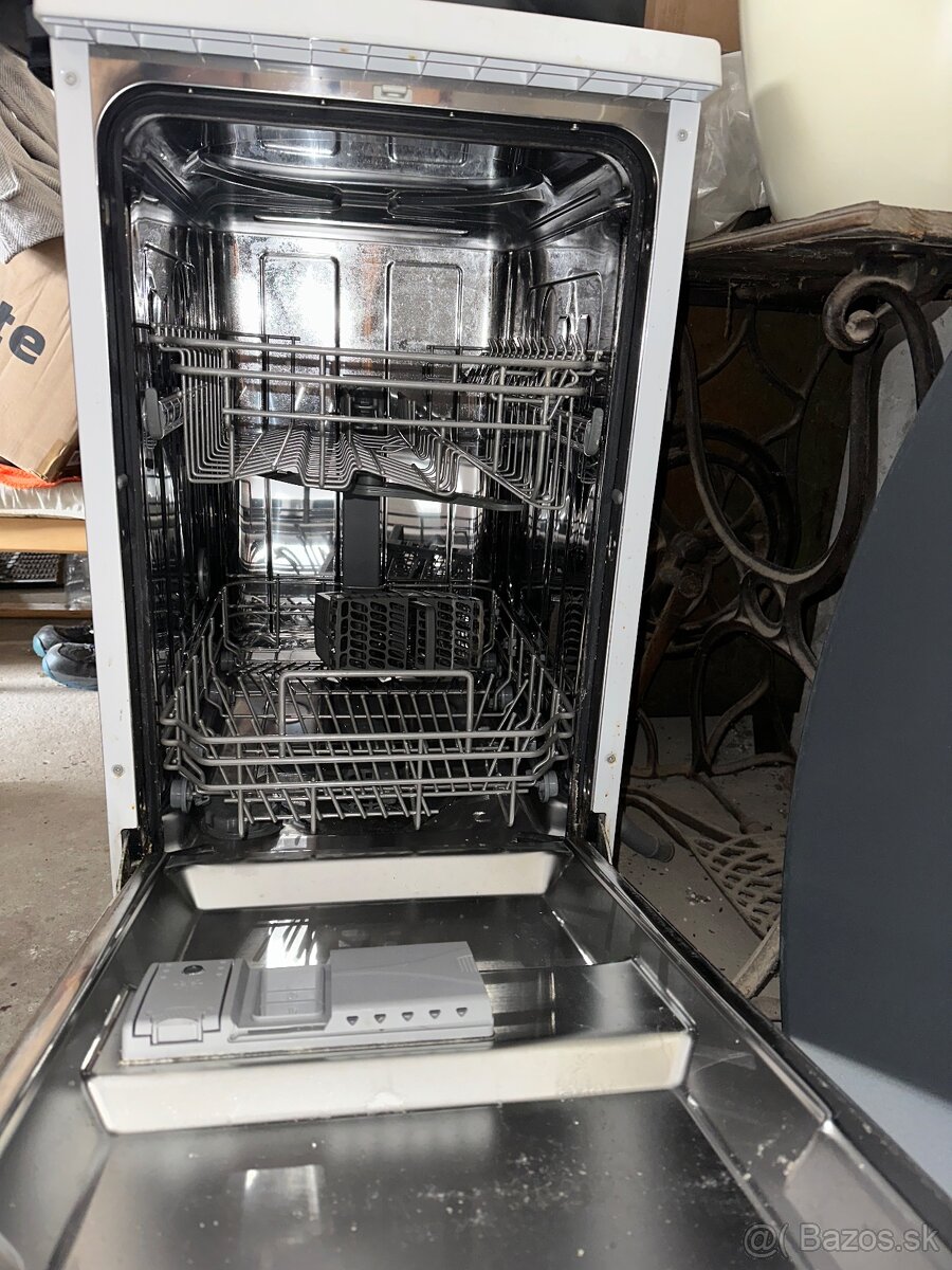 nábytok a spotrebiče - 9