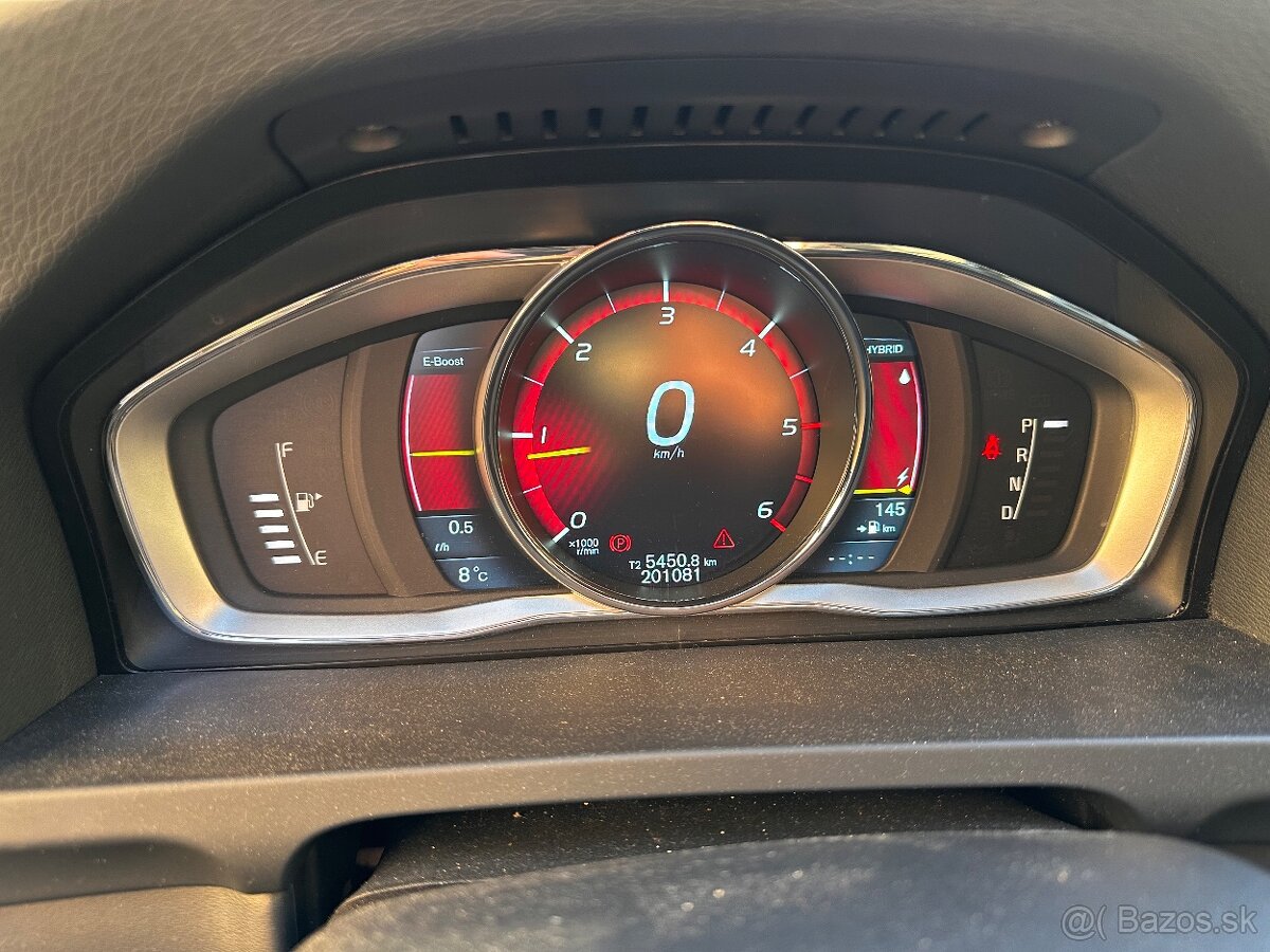 Volvo V60 D6 Plugin Hybrid AWD - 9