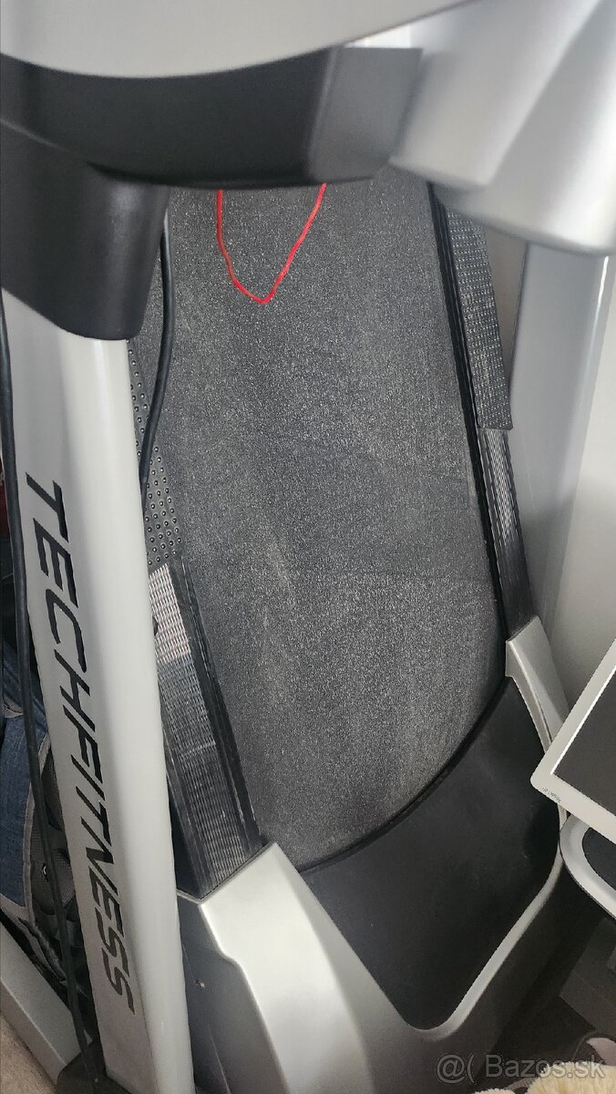 Predám profi bežecký 2 motorový pás Techfitness H 900 - 9