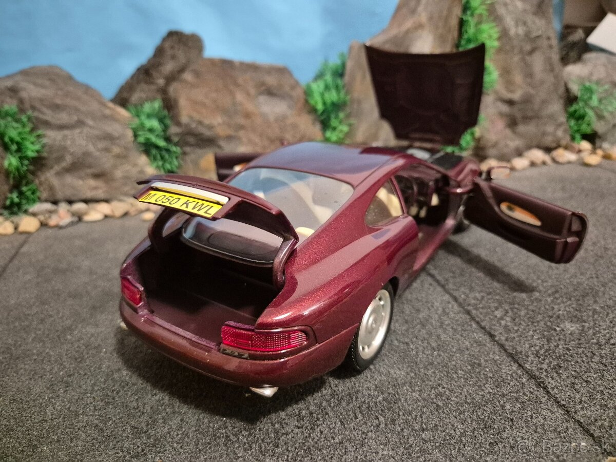 Prodám model 1:18 Aston Martin DB7 - 9
