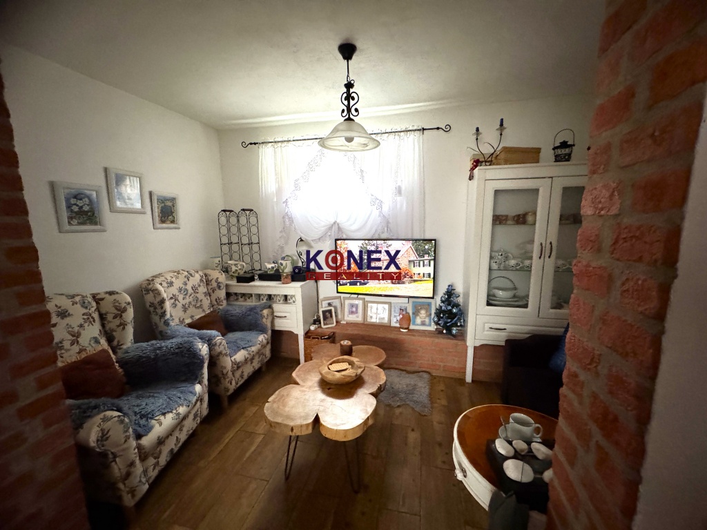 ID-3264 Murovaná dvojpodlažná chata na Šírave - 9