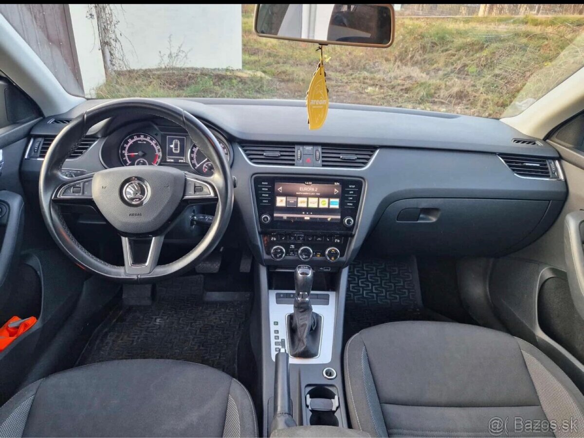 Škoda Octavia Combi 1,6 TDI 115k Ambition DSG - 9