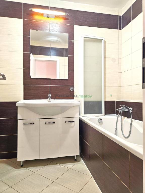 PRENÁJOM 3i byt s predzáhradkou, parking, klima, Zálesie, BE - 9