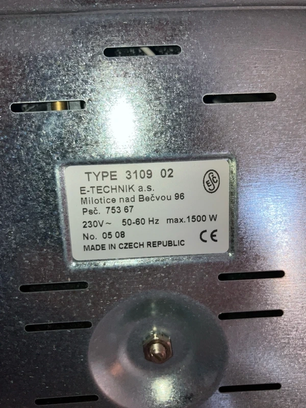 Novy, nepouzity elektricky varic zn. ETA, model 3109 - 9