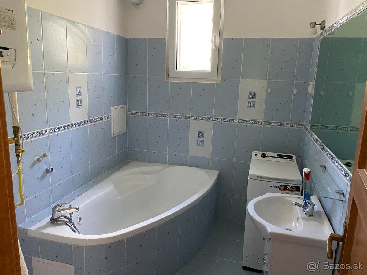 Predaj priestranný 3-izbový byt - 9