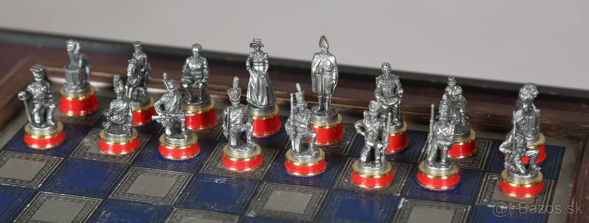 Stolík so šachovnicou - 9