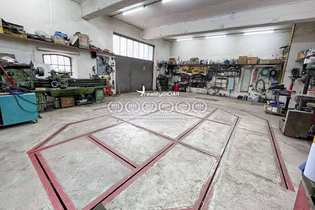 polyfunkčný objekt so 4-izbovým bytom v obci Pavlice - 9