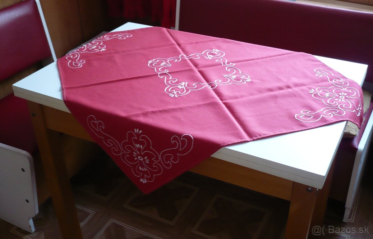 vyšívané obrusy - 9