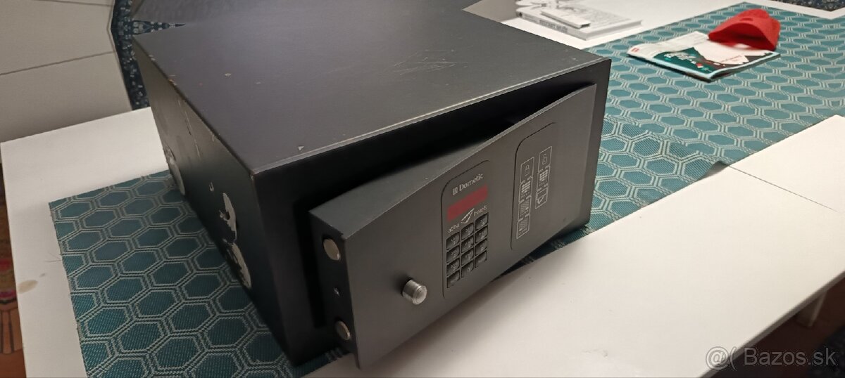 Hotelovy elektronicky trezor - 9