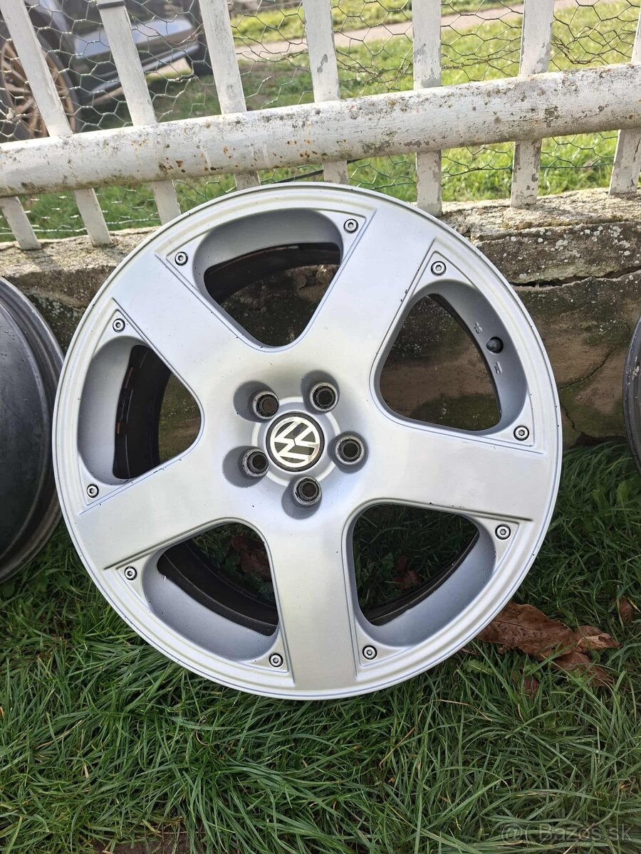 Sada alu diskov Santa Monica na Golf 4 GTI R17 5x100 - 9