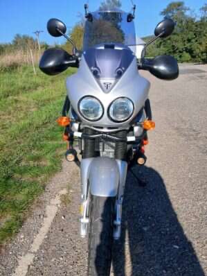 Triumph tiger 955i - 9