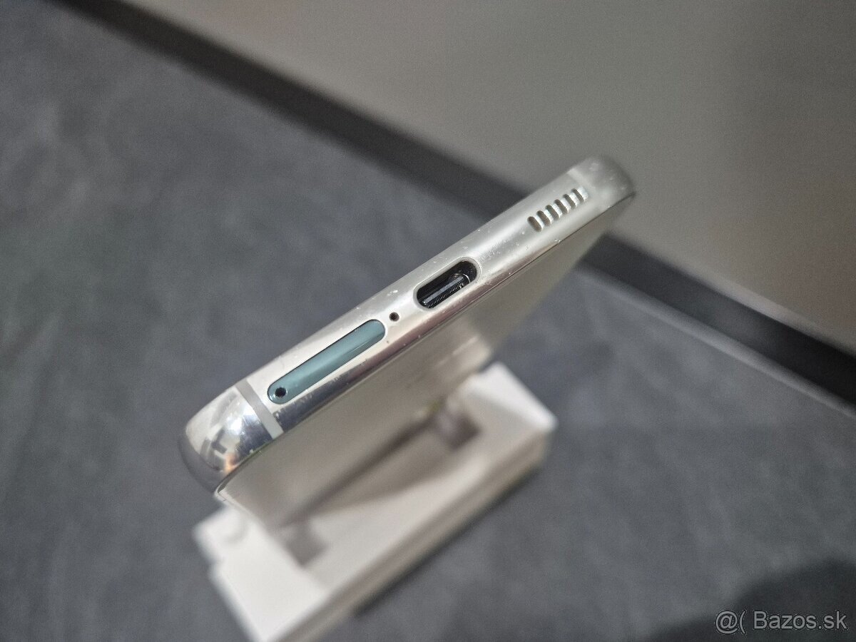 Samsung Galaxy S22 White - 256GB - 9