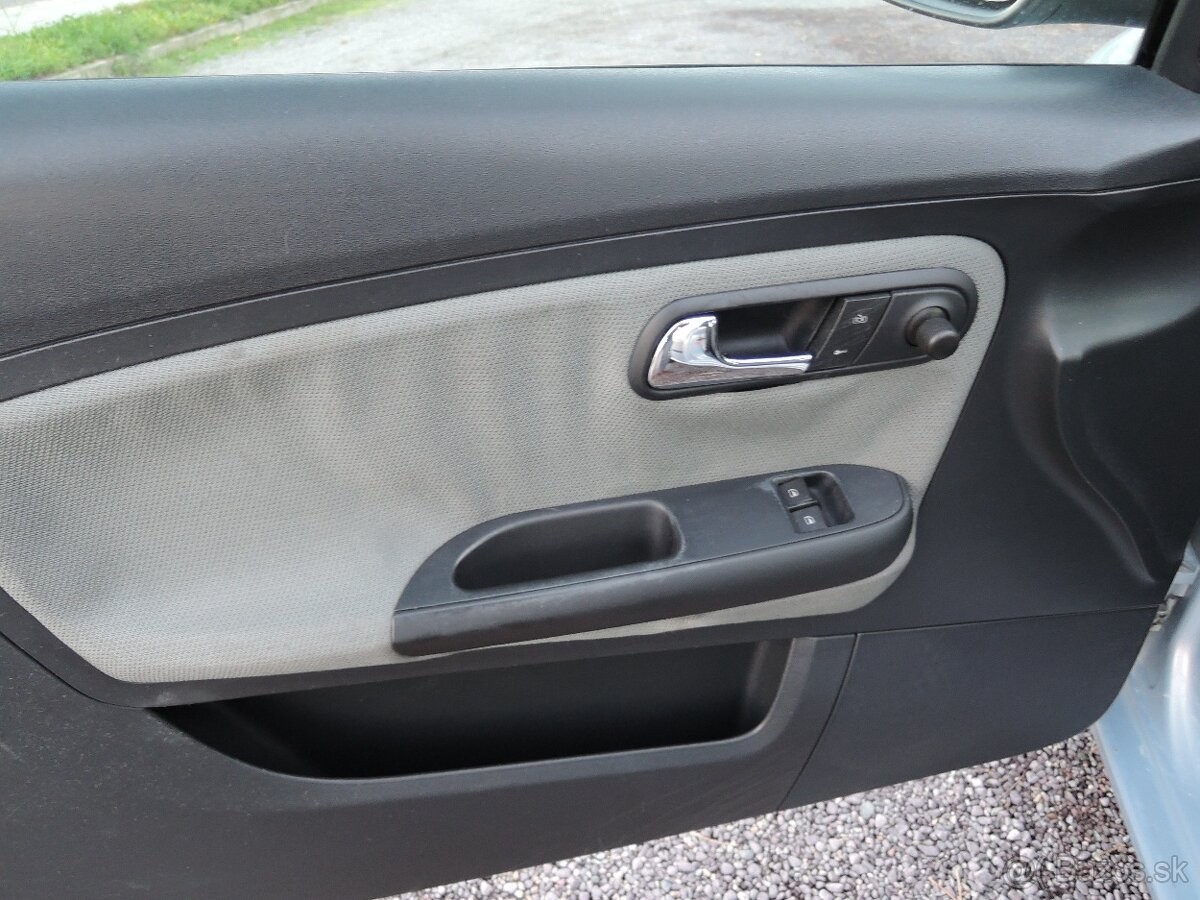 Seat Ibiza, 1,4i 16V Aut. Servis 107tkm 2003 - 9