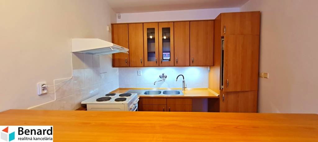 NA PREDAJ POLYFUNKČNÝ DOM NA UL. SLOVENSKÁ, PREŠOV. - 9