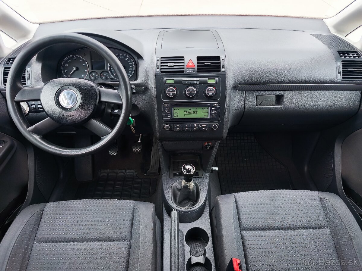 Volkswagen Touran - 9