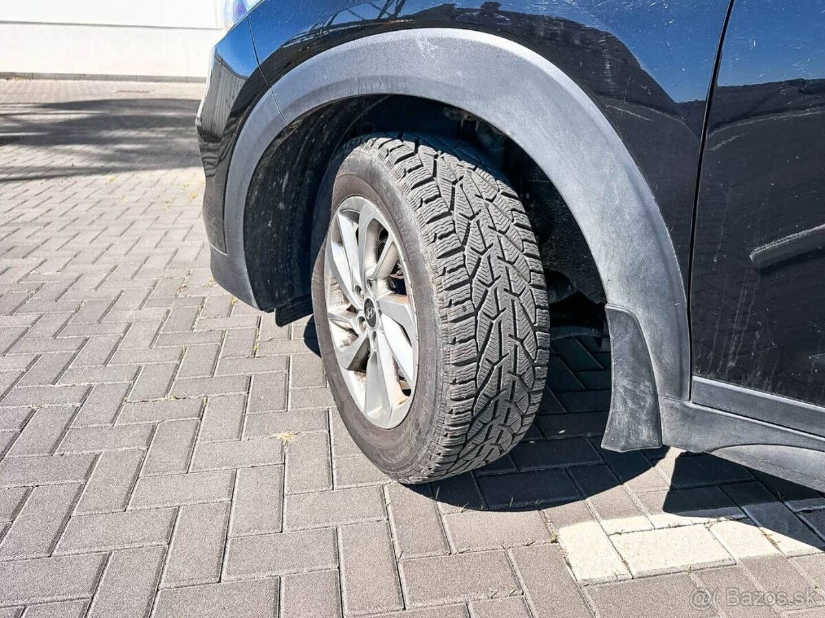 Hyundai Tucson 1.7 CRDi Family - 9