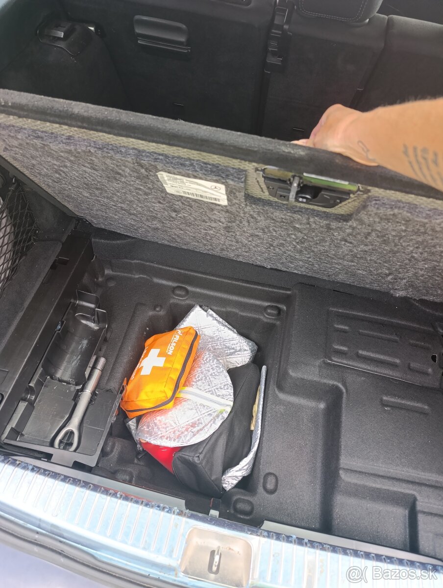 Mercedes Benz C200 - 9