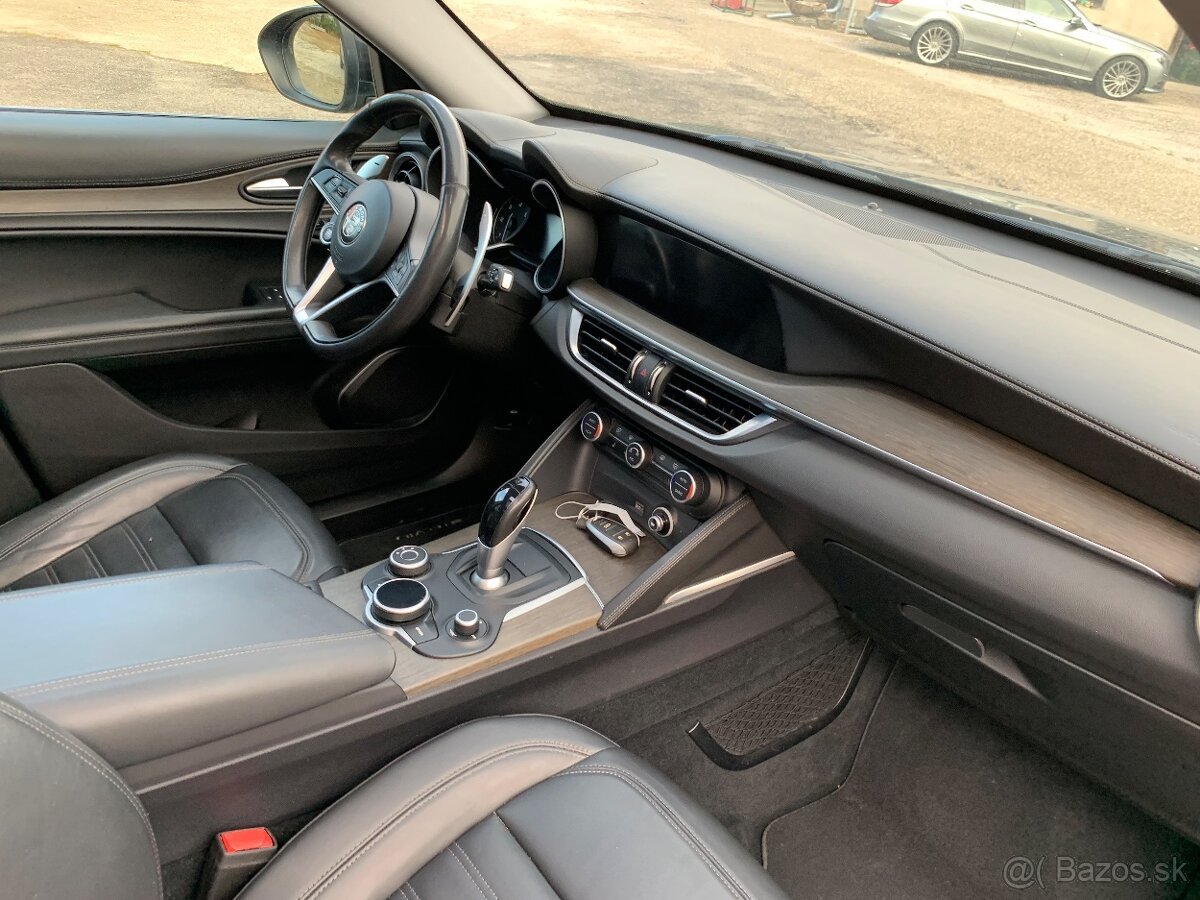 ALFA ROMEO STELVIO 2.2 JTD Q4 (4×4) - 9