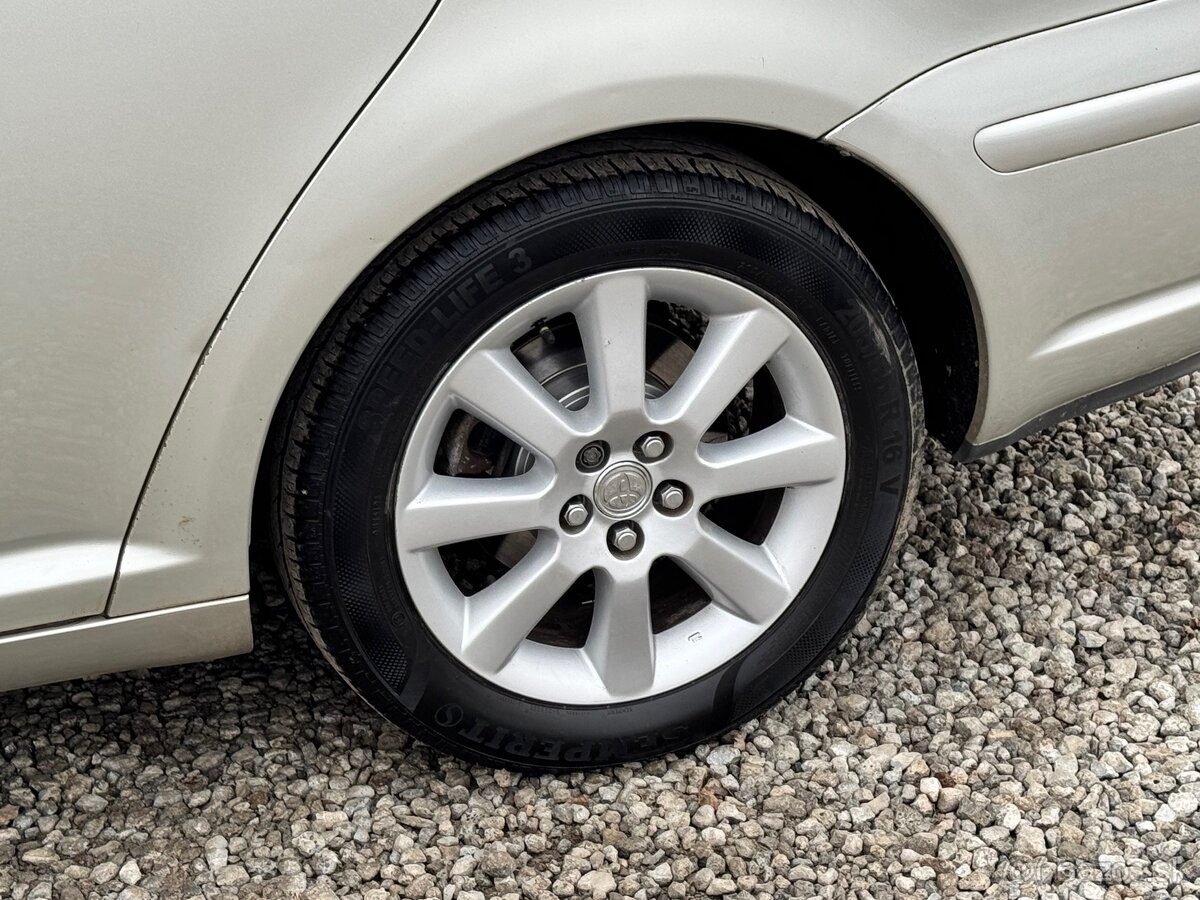 Toyota Avensis 2.0d - 9