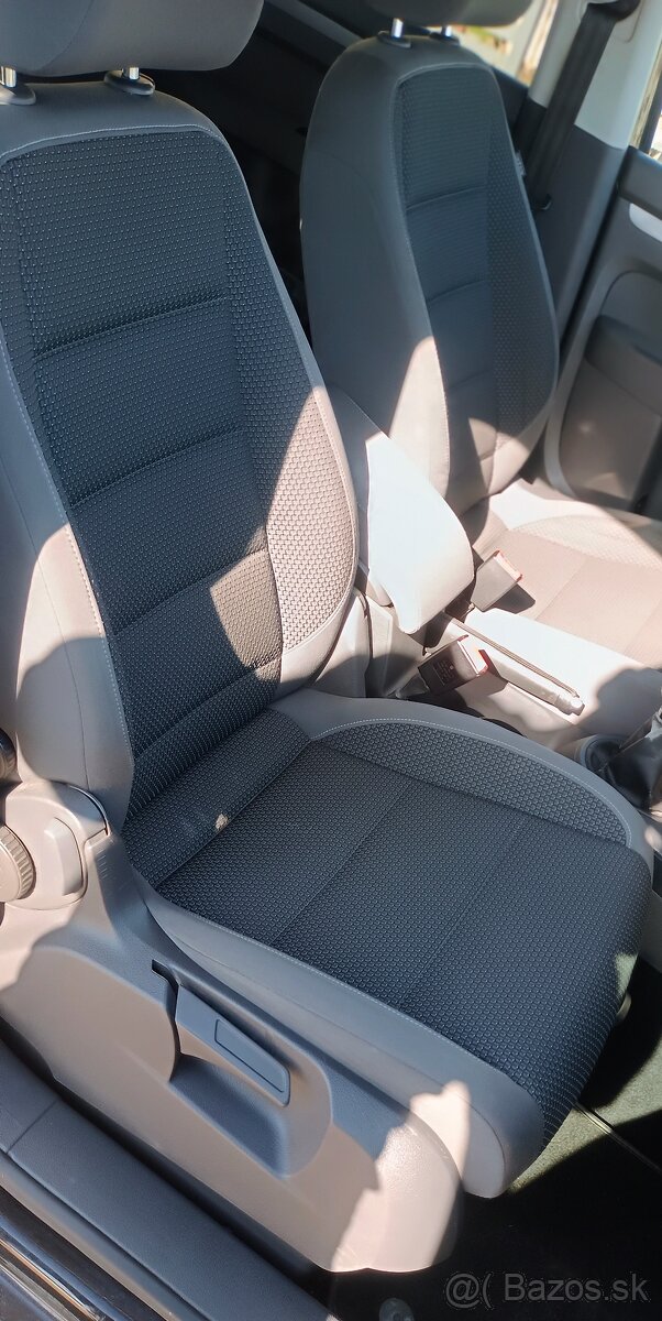 Volkswagen Touran - 9