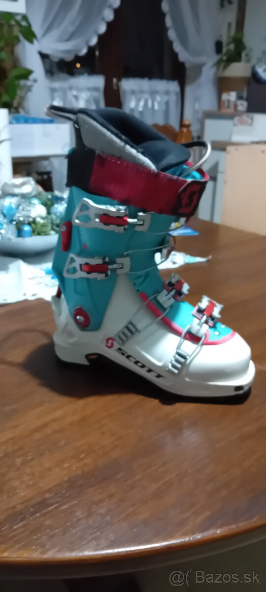 SKIALP LYŽIARKY - 9