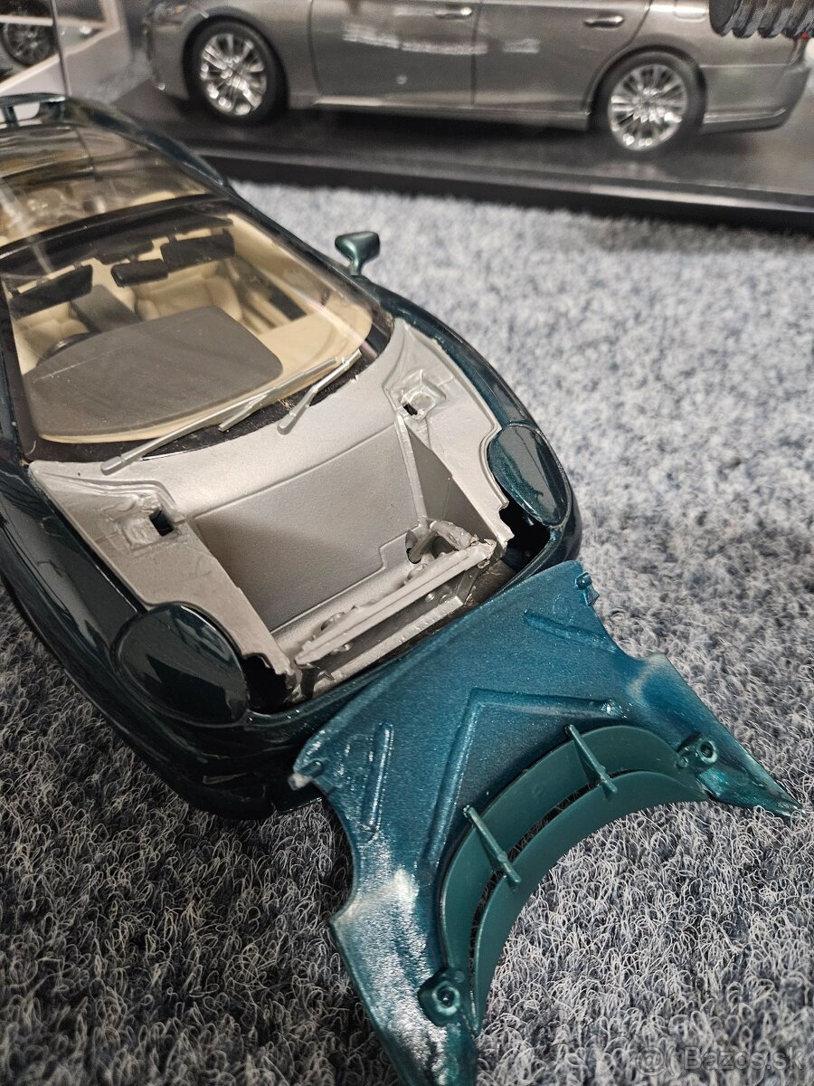 Model 1:18 Jaguar XJ220 - 9