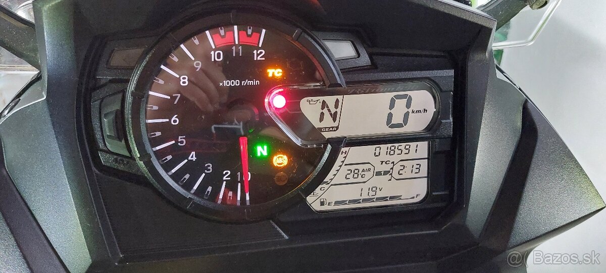 Suzuki V-strom 650 XT - 9