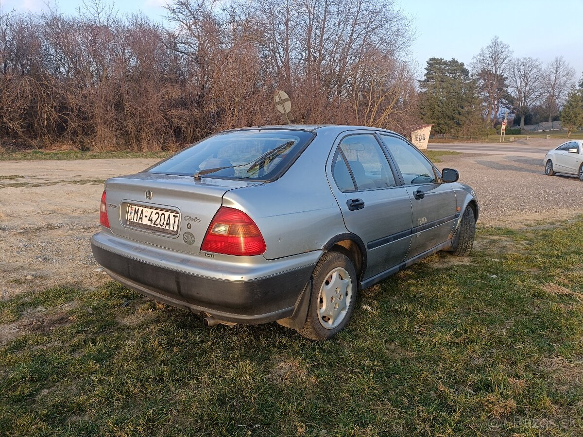 Honda Civic 1.4i - 9