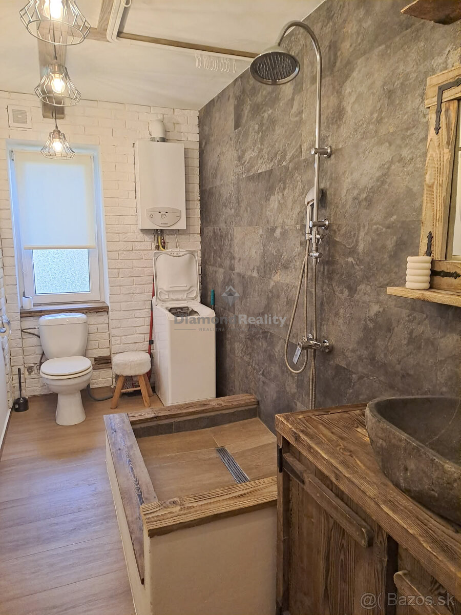 Na prenájom jedinečný 2 izbový byt v Starom meste, ul. Jarná - 9