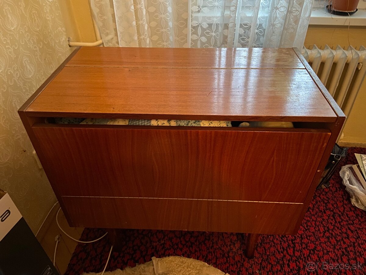 Darujem vybavenie bytu len za odvoz - 9