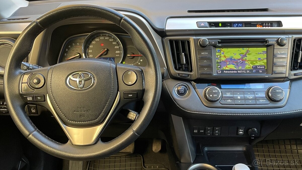 Rav4 2.2 d4d 110kw Premium koža Navi A/T XA40 - 9