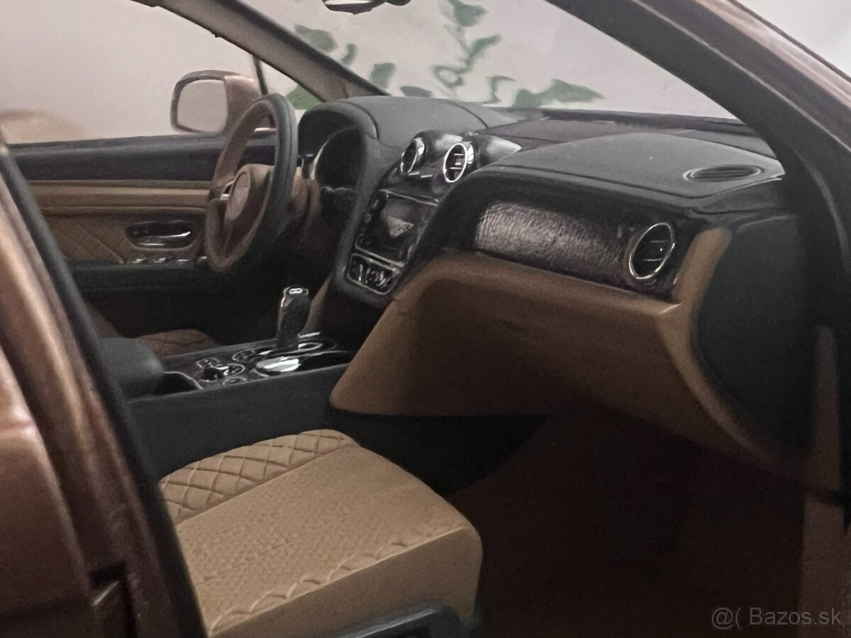 1:18 2016 BENTLEY Bentayga - Bronze Met. - Kyosho - 9