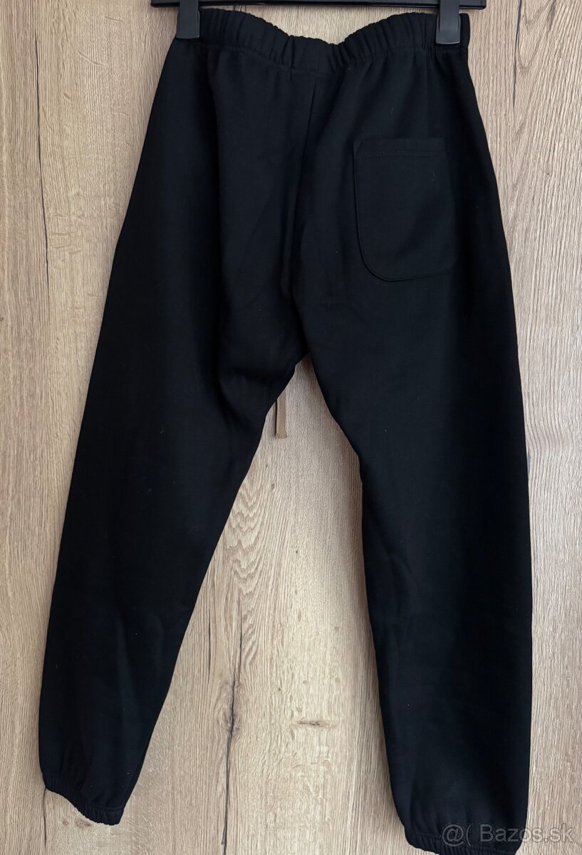 Essentials tepláková súprava / NOVÁ / veľk. M - 9