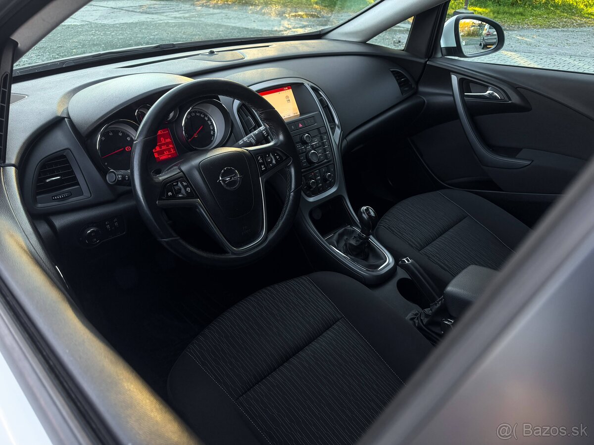 Opel Astra Sport Tourer ST 1.4 Turbo 120k,SK vozidlo - 9