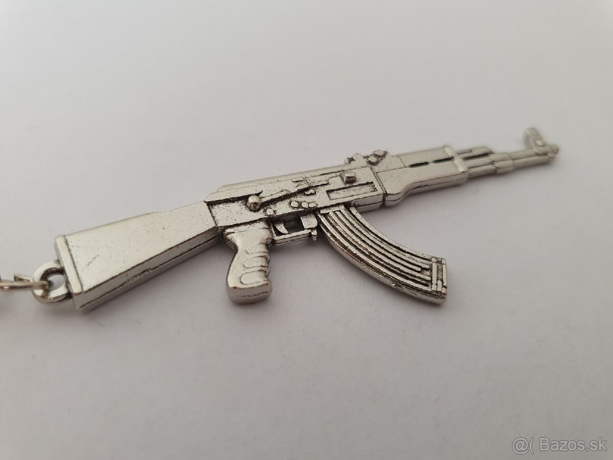 Kľúčenky v tvare strelnej zbrane 1 - 9