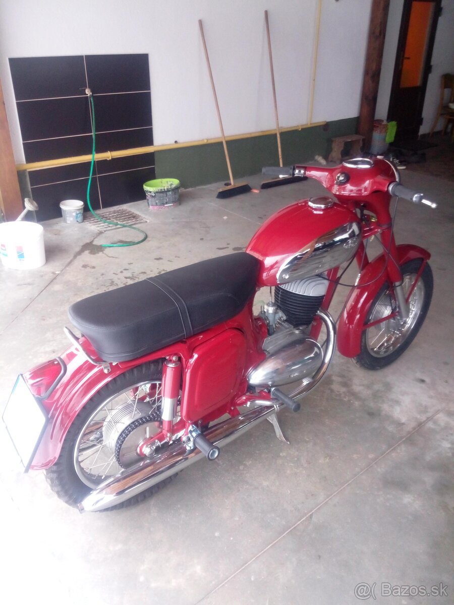 Jawa 250, 559 - 9